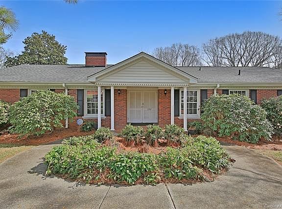 4th image of 338 Downey Pl