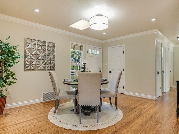 3rd image of 138 Llewellyn Ave