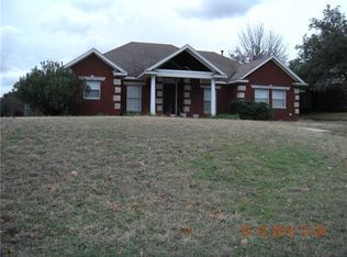 7501 Rall Cir, Fort Worth, TX 76132