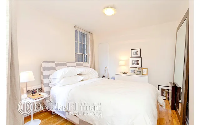 Rented by Douglas Elliman | media 35