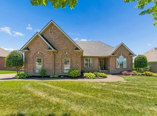1038 Briarwood Dr, Cottontown, TN 37048