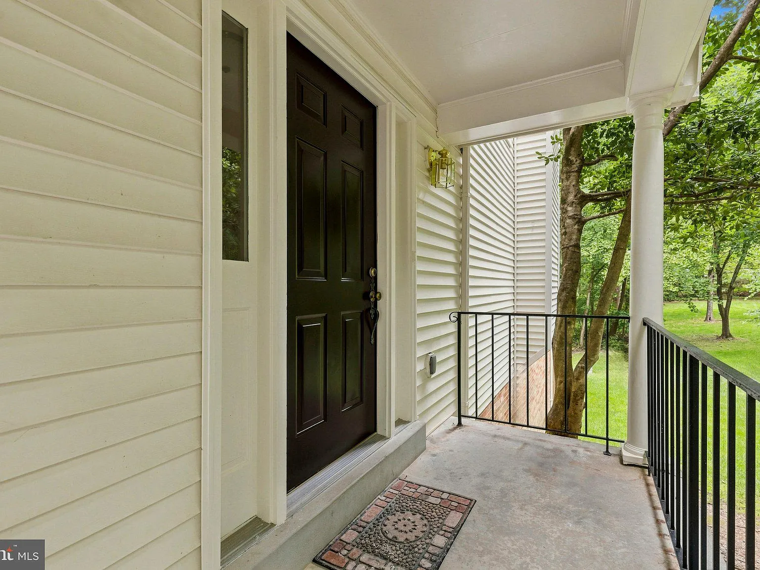 3 bed, 4.0 bath, 2844 sqft, $3,695 — Photo 2