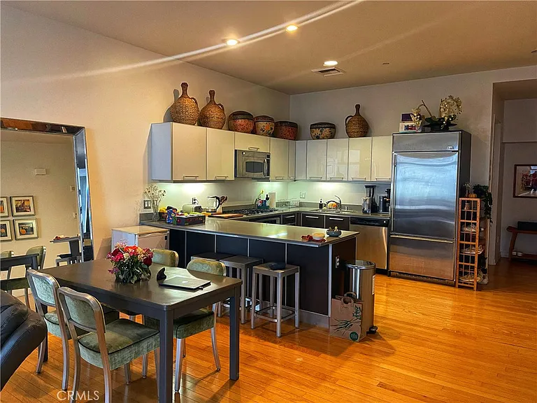 801 S Grand Ave — Photo 19