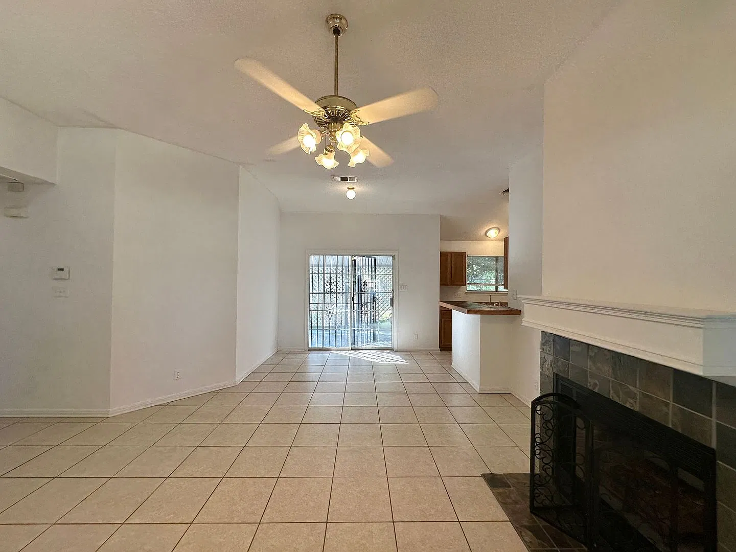 2501 Magnum Cir — Photo 4