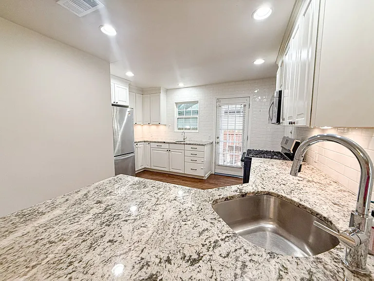 3766 Park Ln — Photo 6