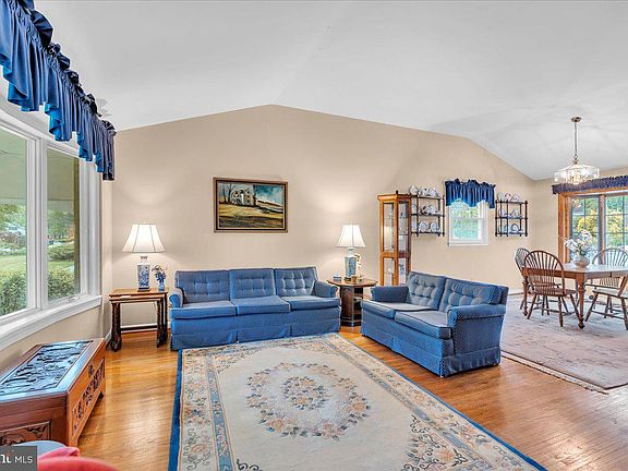 5th image of 132 Wedgewood Dr