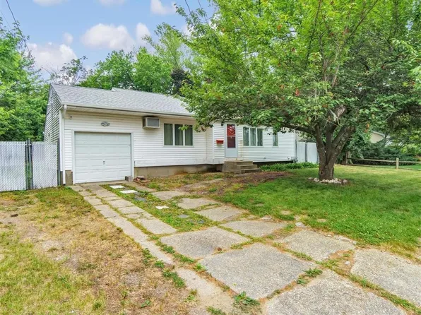 26 Quail Drive, Brentwood, NY 11717