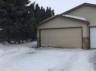 3326 18th St S, Fargo, ND 58104