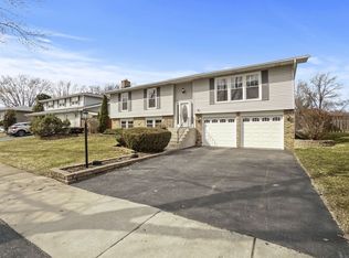 1710 Bolson Dr, Downers Grove, IL 60516