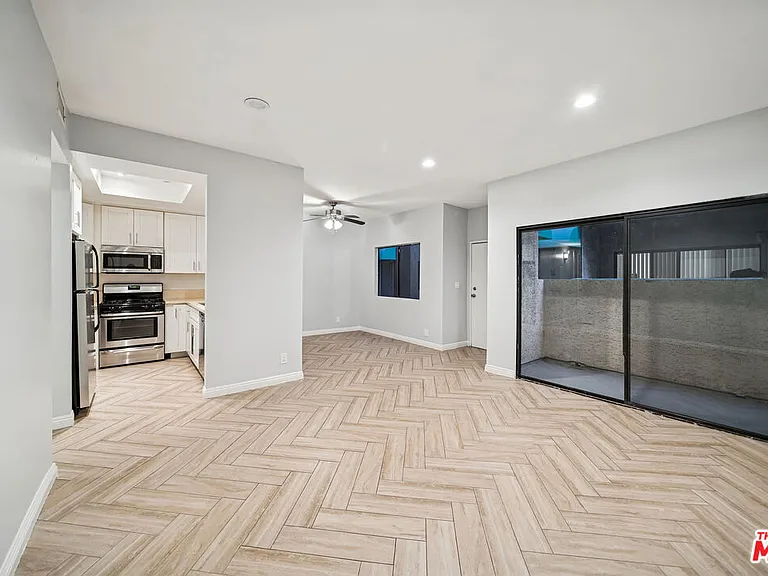 5715 W Olympic Blvd #103 — Photo 2
