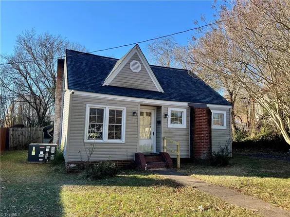 911 W Main St, Mayodan, NC 27027