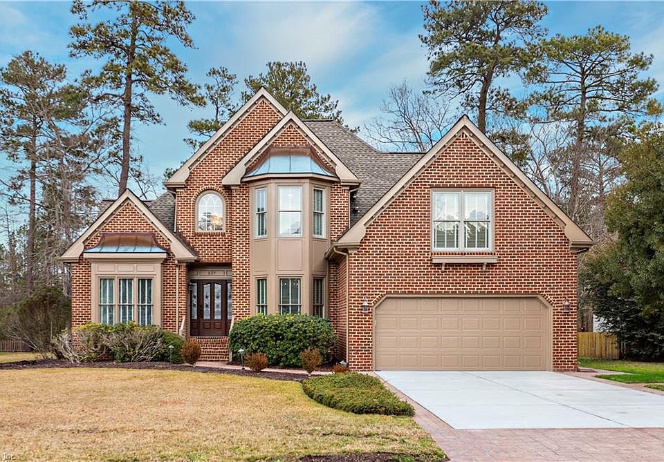 1st image of 824 Loch Island Dr