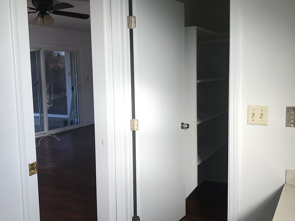 Walk-in closet