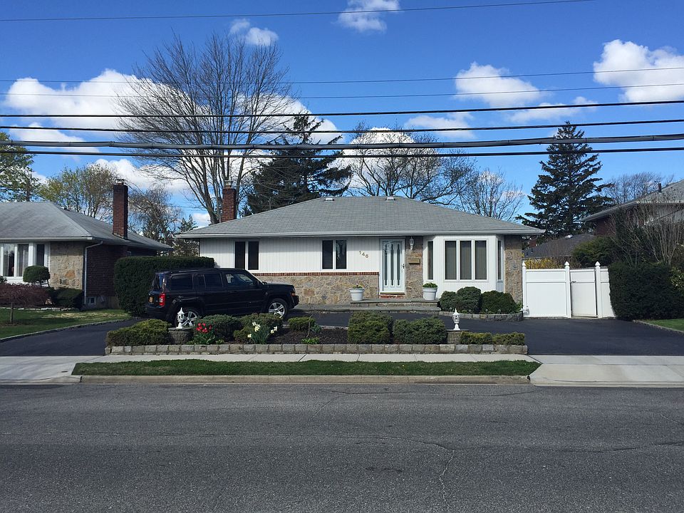 1st image of 146 Pollok Pl