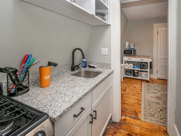 105 W Dutton St #D — Photo 10