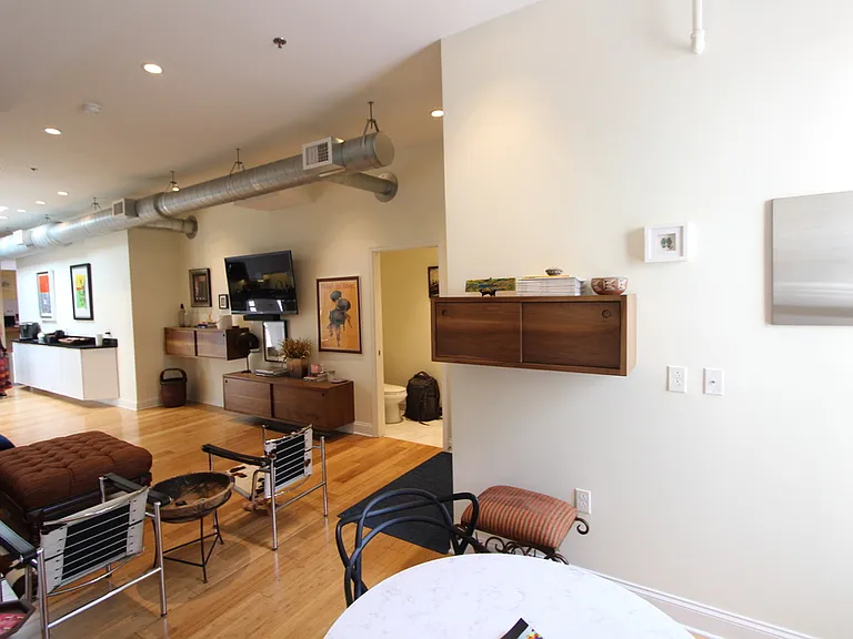 139 7th St #2000 — Photo 28