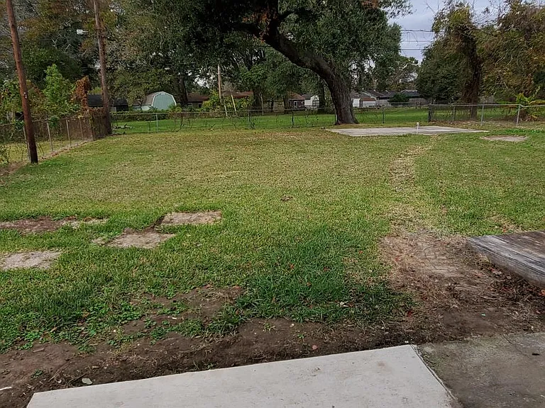 111 Gardenia St — Photo 12