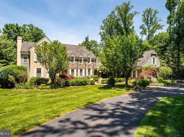 1285 Farm Rd, Berwyn, PA 19312