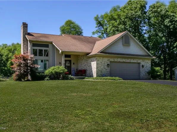 822 Shadowood Ln SE, Warren, OH 44484