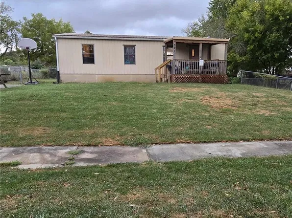 321 S 1st St, Odessa, MO 64076