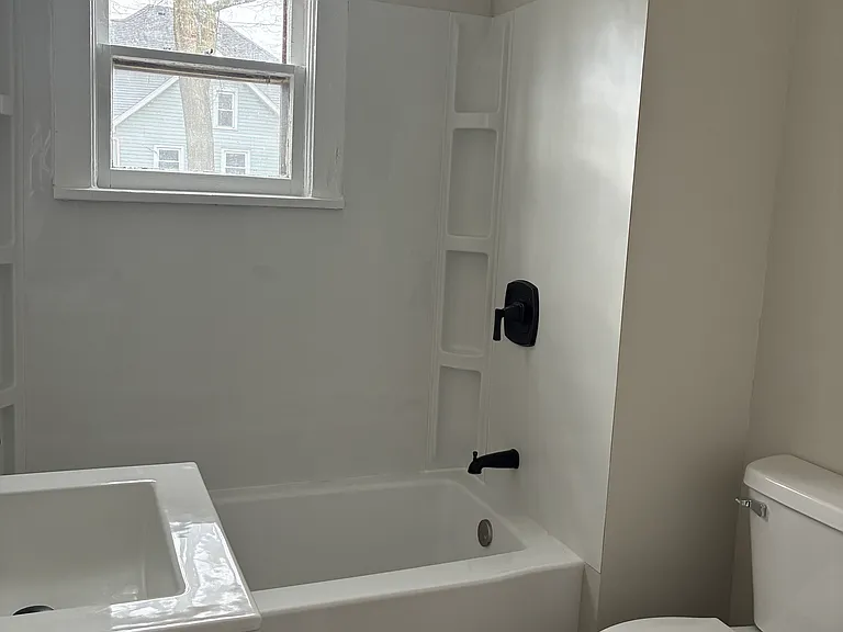 517 Lincolnway E #4D — Photo 7