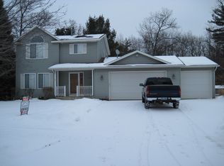 2554 Walker Woods Ct NW, Grand Rapids, MI 49544
