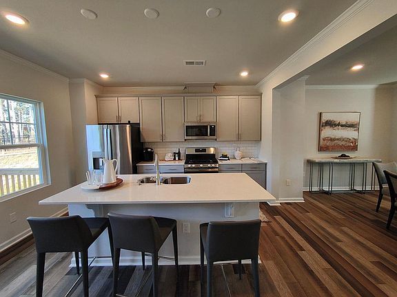 5th image of 2025 Sandwood Loch Dr