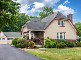 17 Sunset Rd, Pompton Plains, NJ 07444