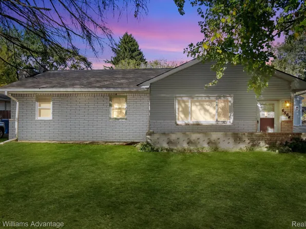 6564 Cloverton Dr, Waterford, MI 48329