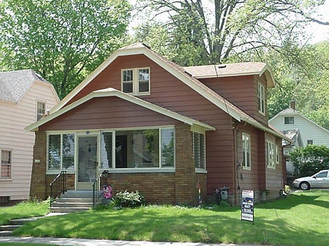 1st image of 809 Van Buren Ave NW