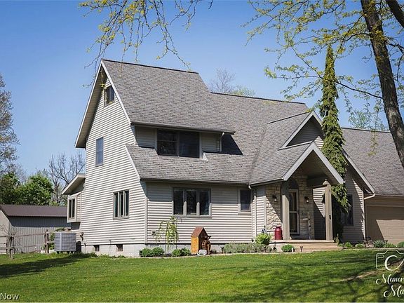 2nd image of 8113 Darrow Rd