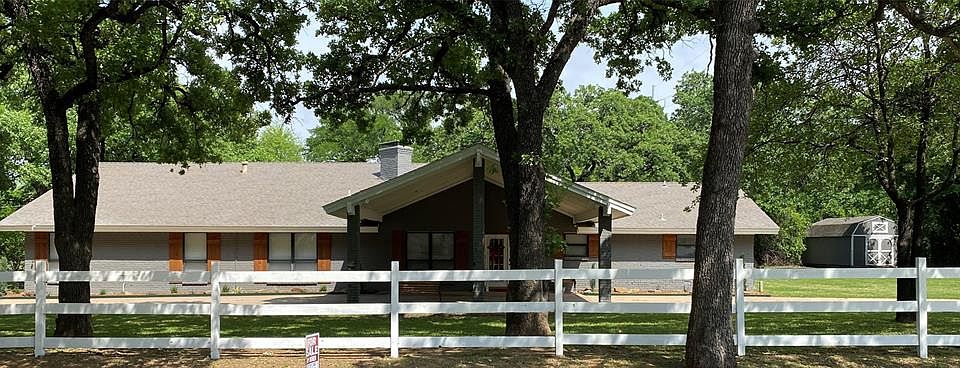 1st image of 595 Shady Ln