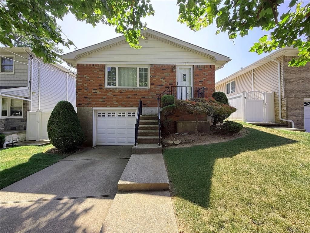 162 Durant Ave, Staten Island, NY 10306