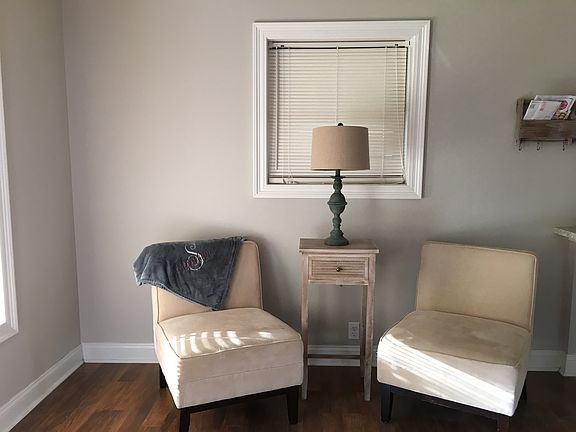 Front room/sitting area