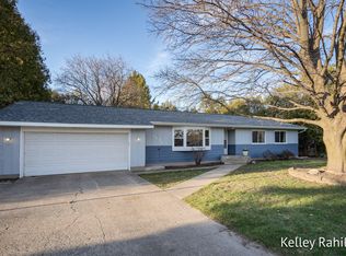 1479 Fairview St, Jenison, MI 49428