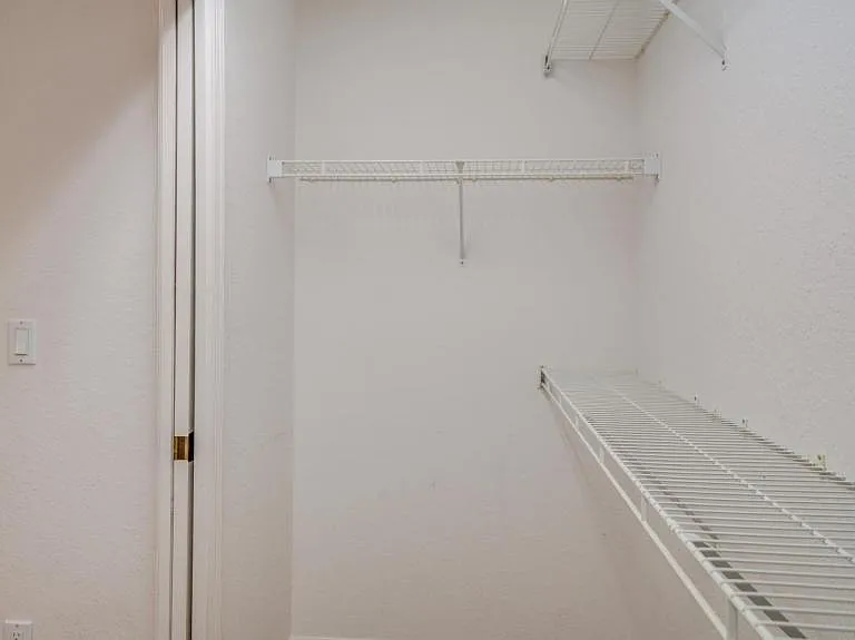 2541 SW 37th St — Photo 18