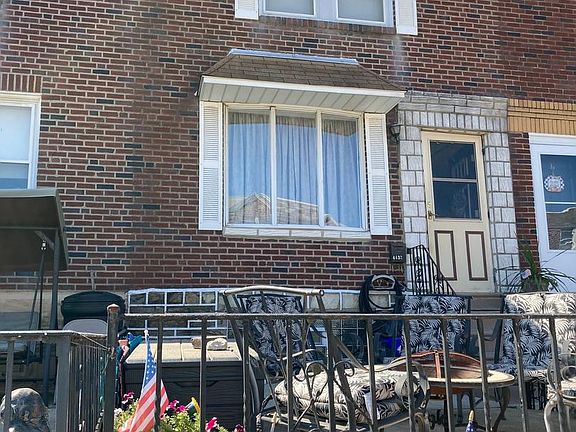 3rd image of 4432 Oakmont St