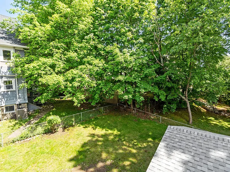 61 Warren St #2 — Photo 38
