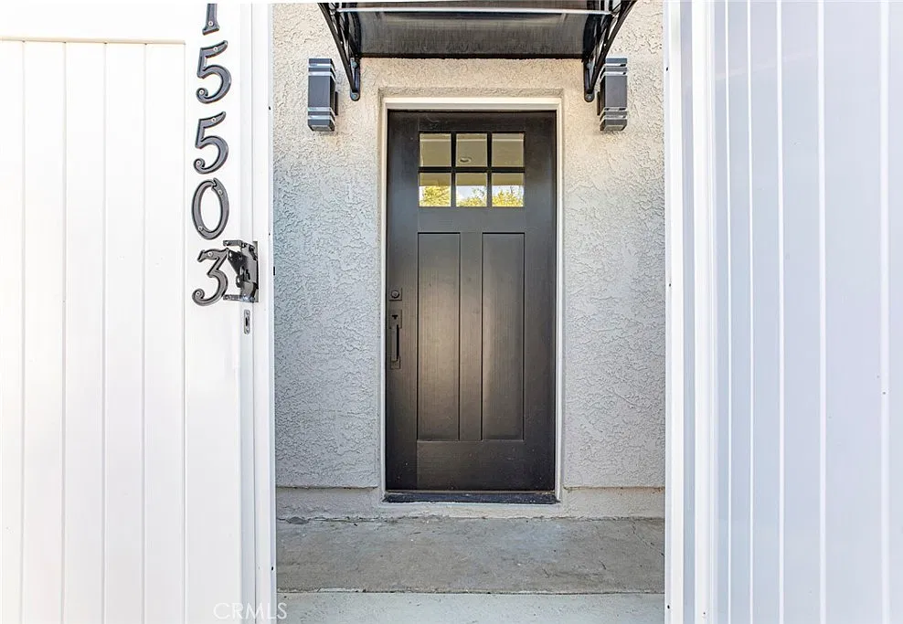 1 bed, 1.5 bath, 630 sqft, $2,200 — Photo 2