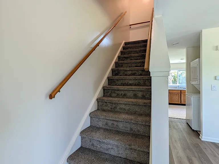 9 Executive Dr #17 — Photo 16