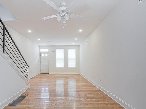 3rd image of 1732 Sigel St