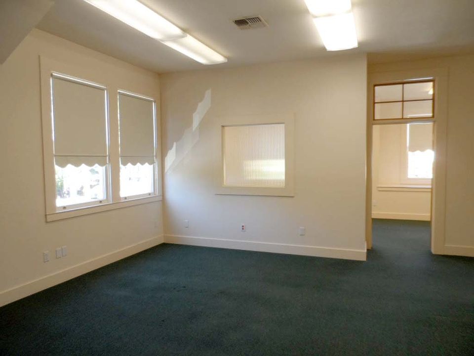 1st image of 120 N Auburn St #A