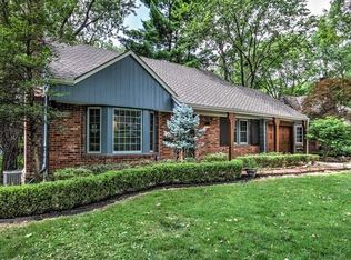 5422 Windsor Ln, Fairway, KS 66205
