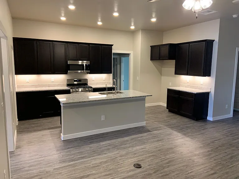 3608 Valencia Ave — Photo 7