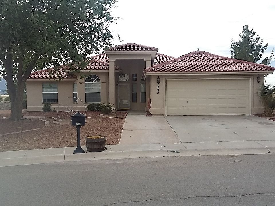 1st image of 205 Bay Club Dr