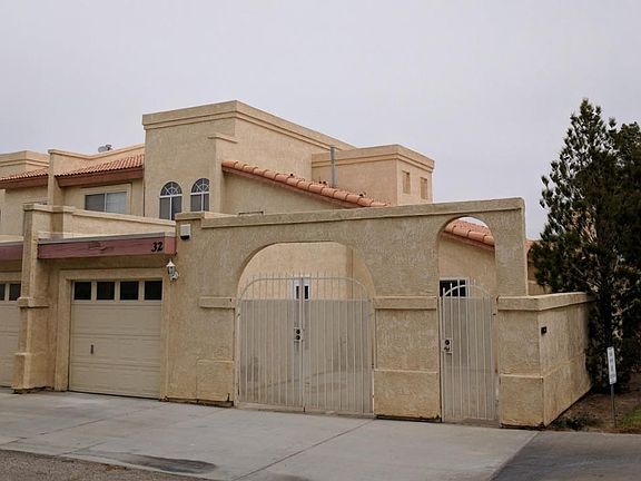 2nd image of 11496 Nautical Ln #32