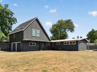 1696 Larkspur Loop, Eugene, OR 97401