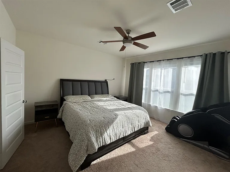 7822 Wyndham Harbor Ct — Photo 17