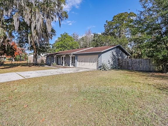 2nd image of 3400 Red Oak Cir