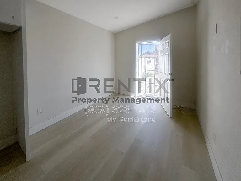 787 N Reservoir St — Photo 6